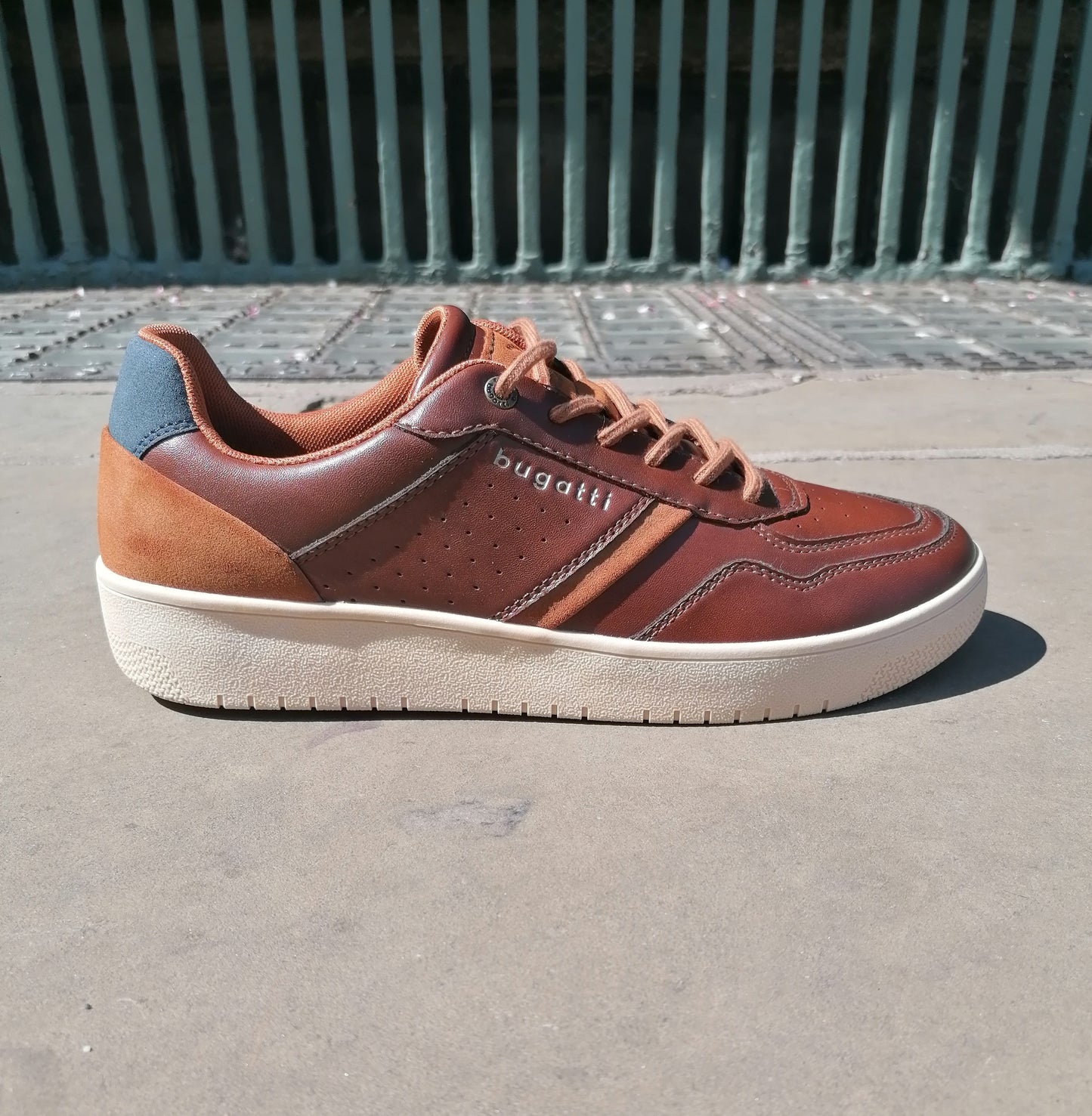 Lace Up Cognac Sneaker.