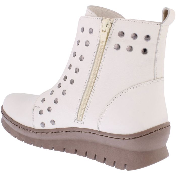 Adesso winter white stud ankle boot
