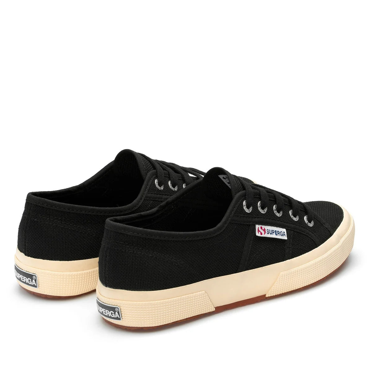 2750 Cotu Classic Canvas Black/White