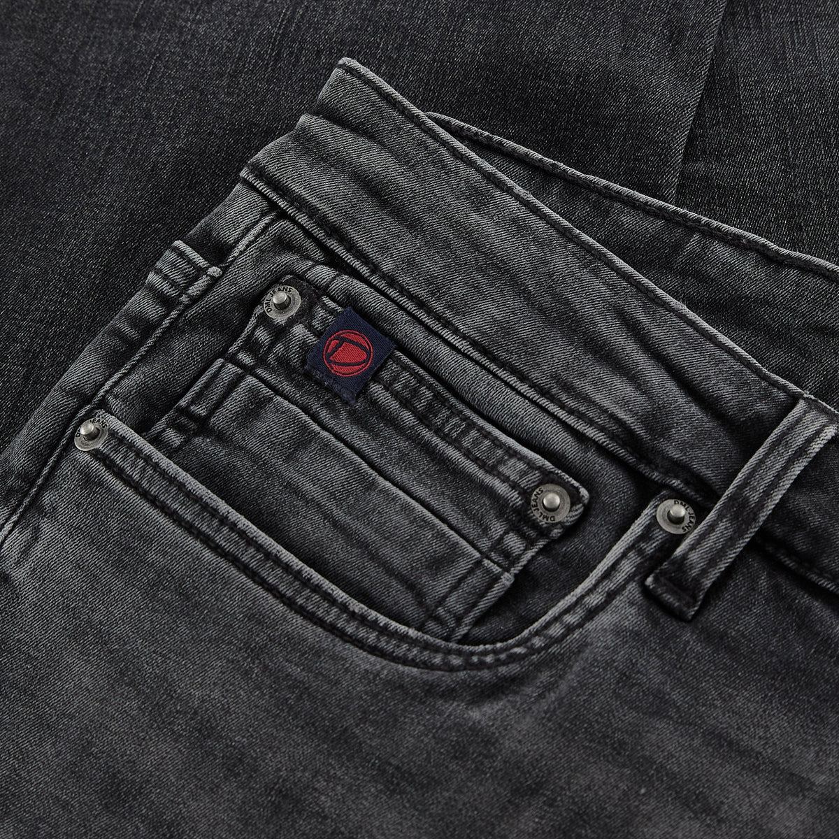 DML Dakota Slim Jeans in Shadow Grey