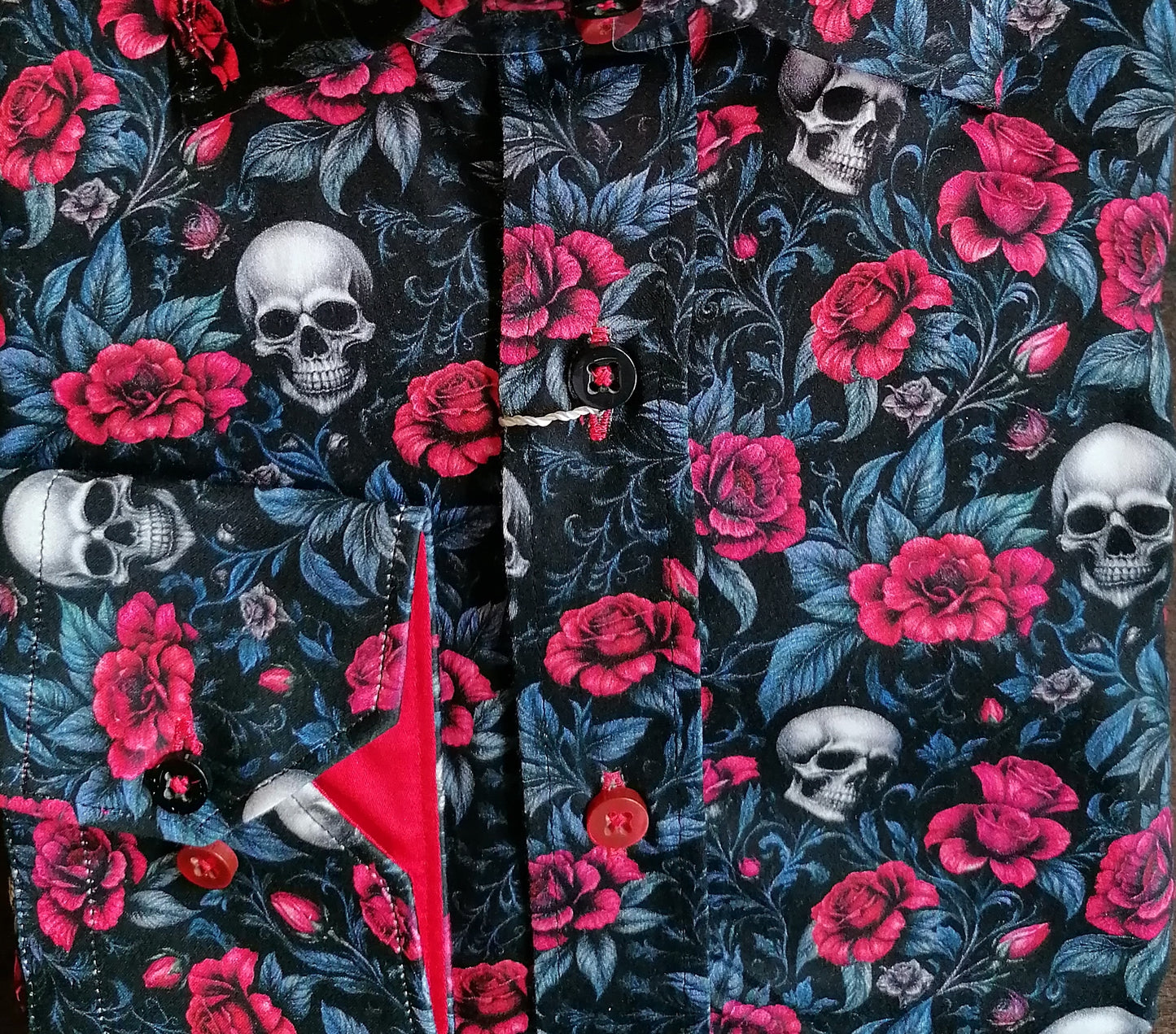 Black Skulls and Roses Print Shirt