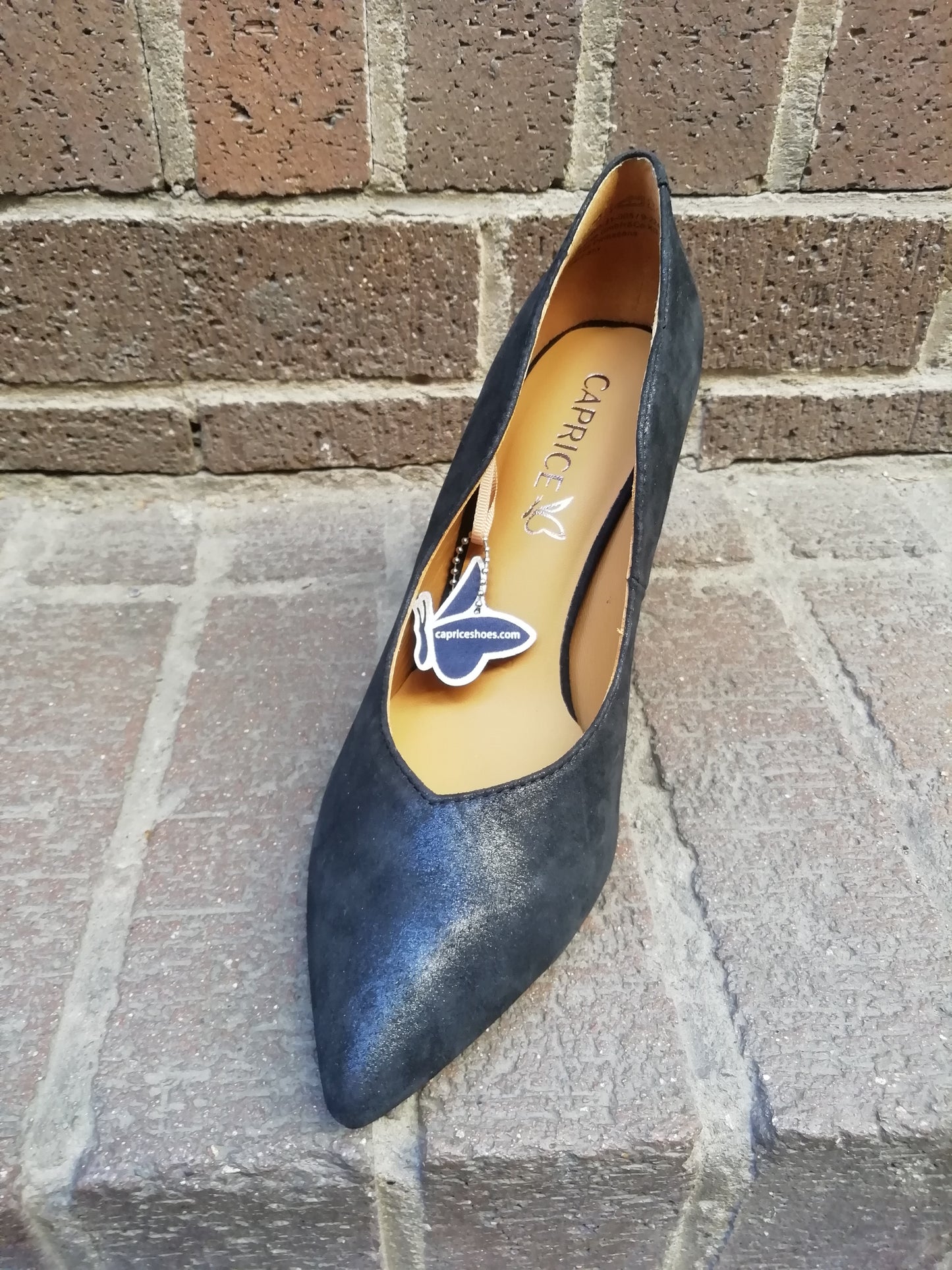 Caprice Black Pearl Leather Heeled Court Shoe. Only a size 3.5 left.