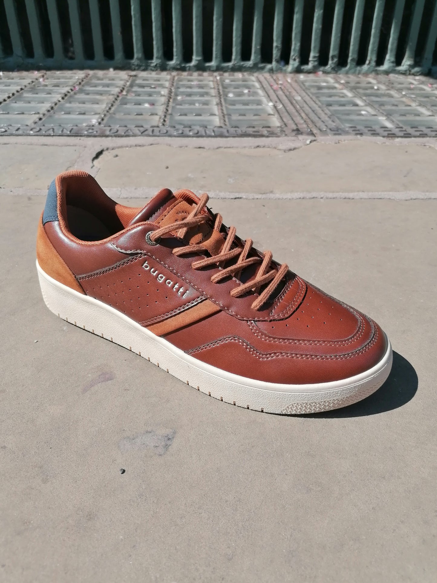 Lace Up Cognac Sneaker.