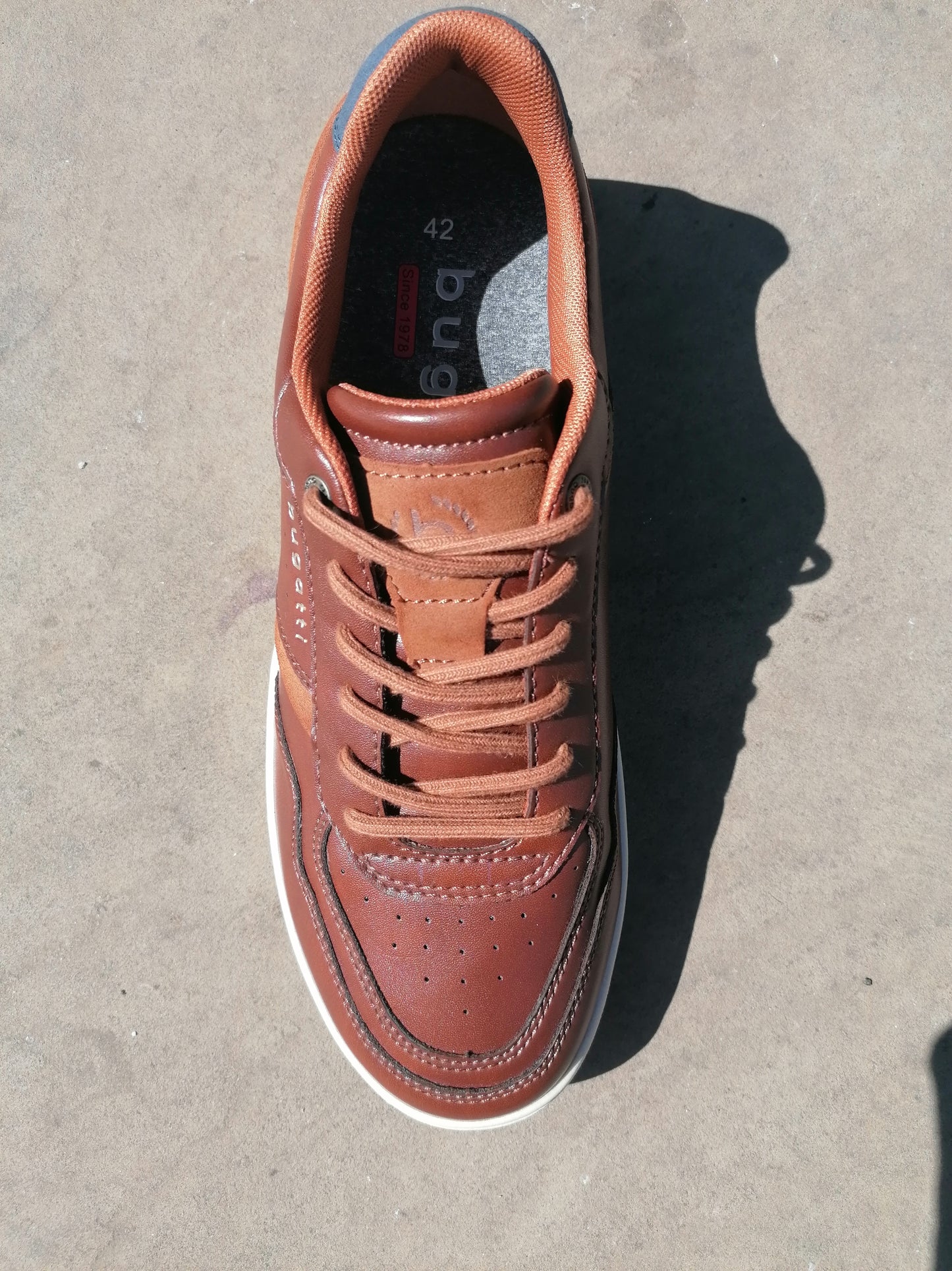 Lace Up Cognac Sneaker.