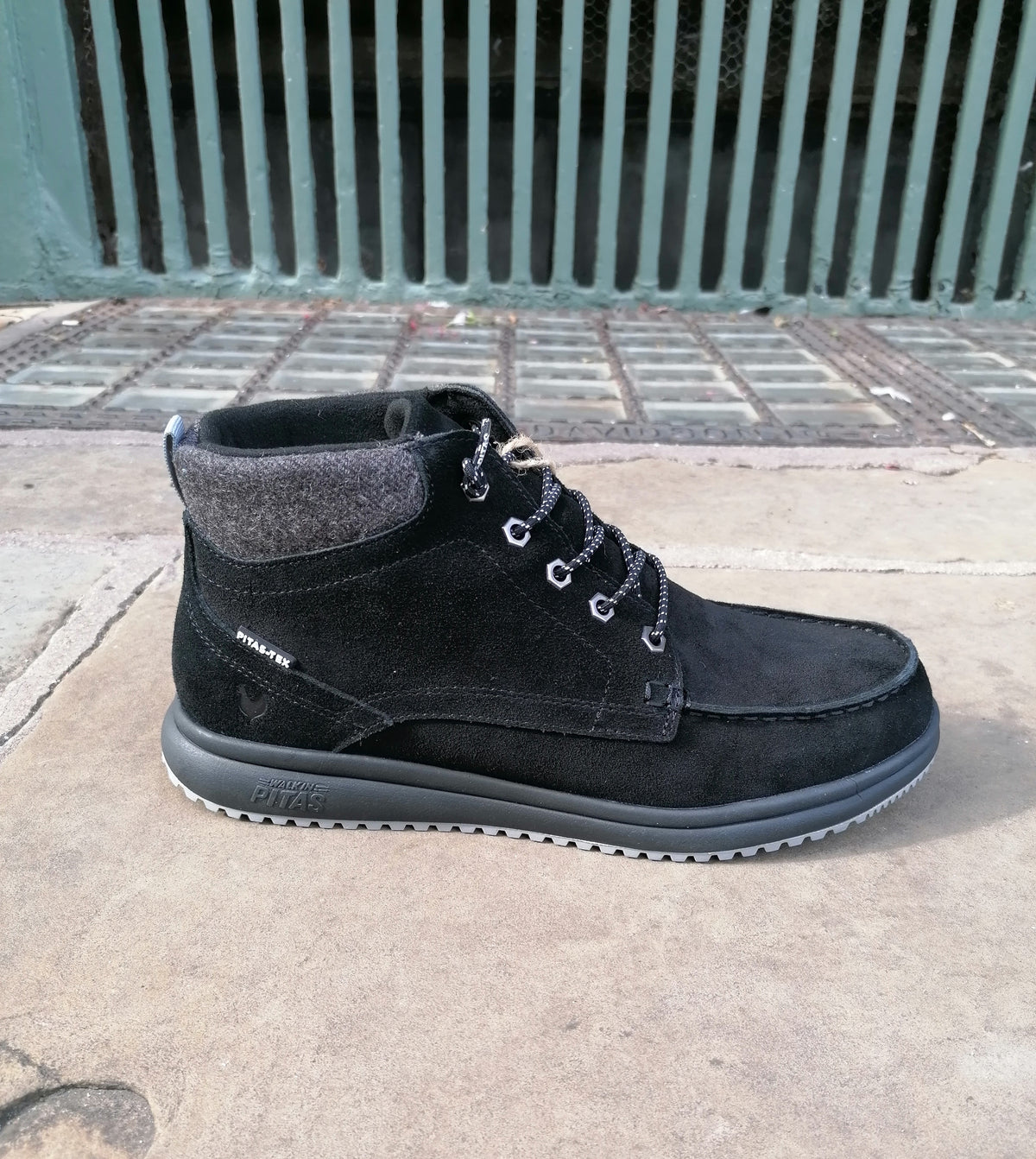 Tokio Black Negro Waterproof Mid Boot