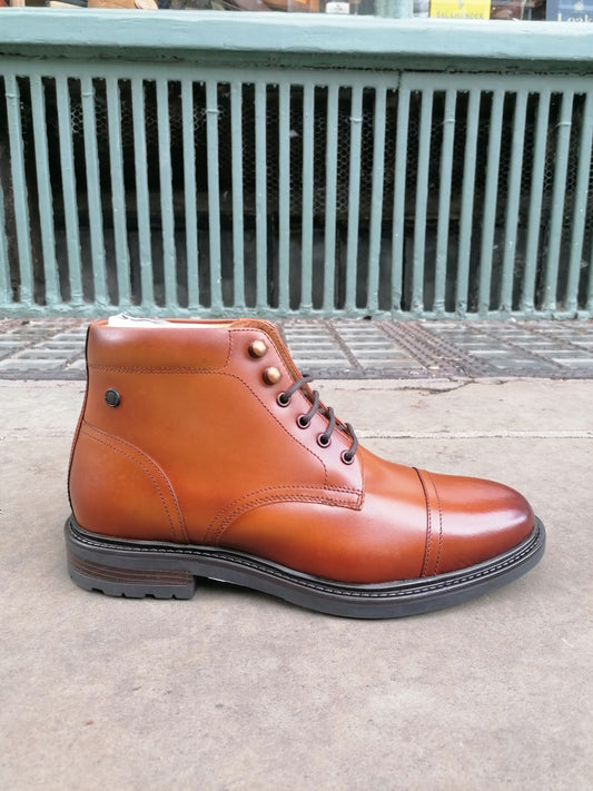 Base London Foster Waxy Boot in Tan