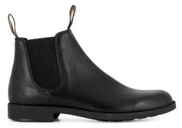 Black chisel toe blundstones hot sale