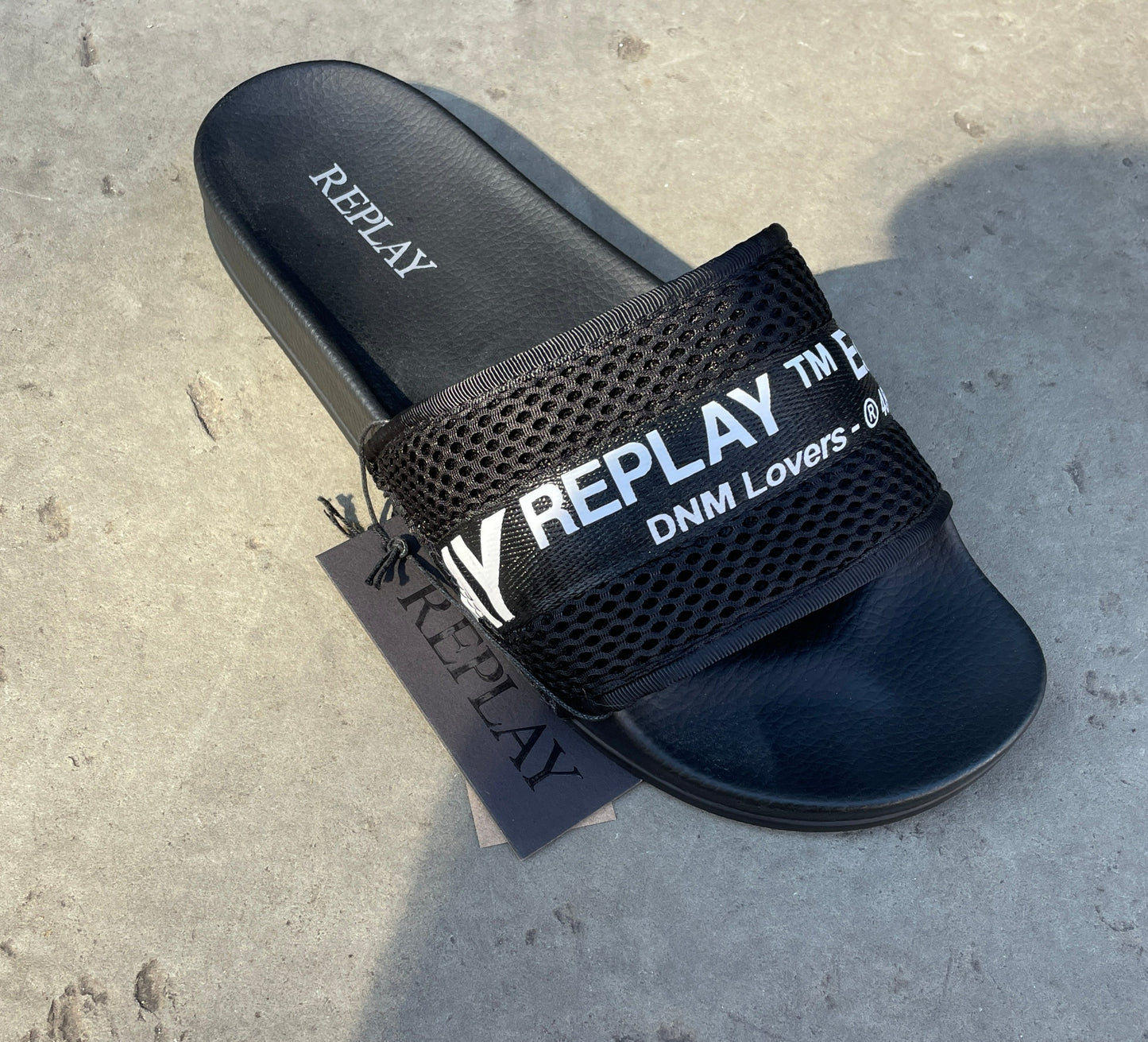 Replay Mead Slider Black