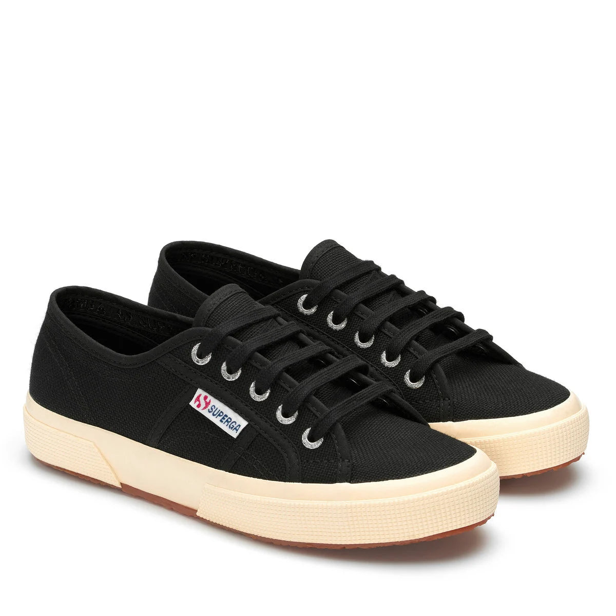2750 Cotu Classic Canvas Black/White