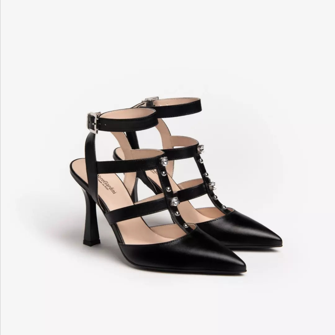 NeroGiardini Pandora Black Leather Heeled Shoe with Buckle.