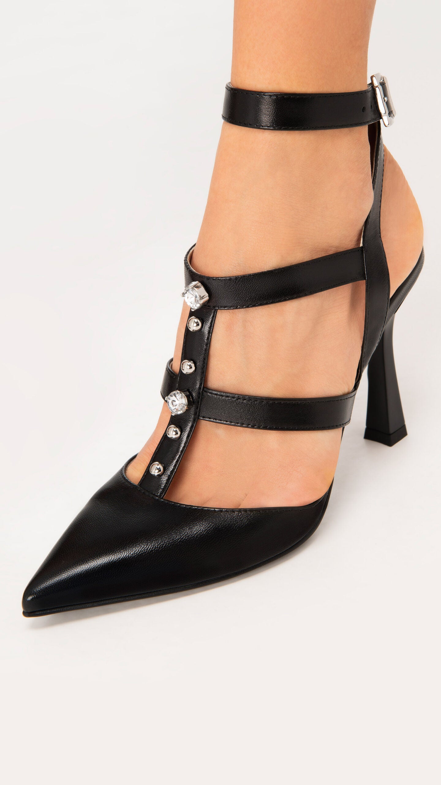 NeroGiardini Pandora Black Leather Heeled Shoe with Buckle.