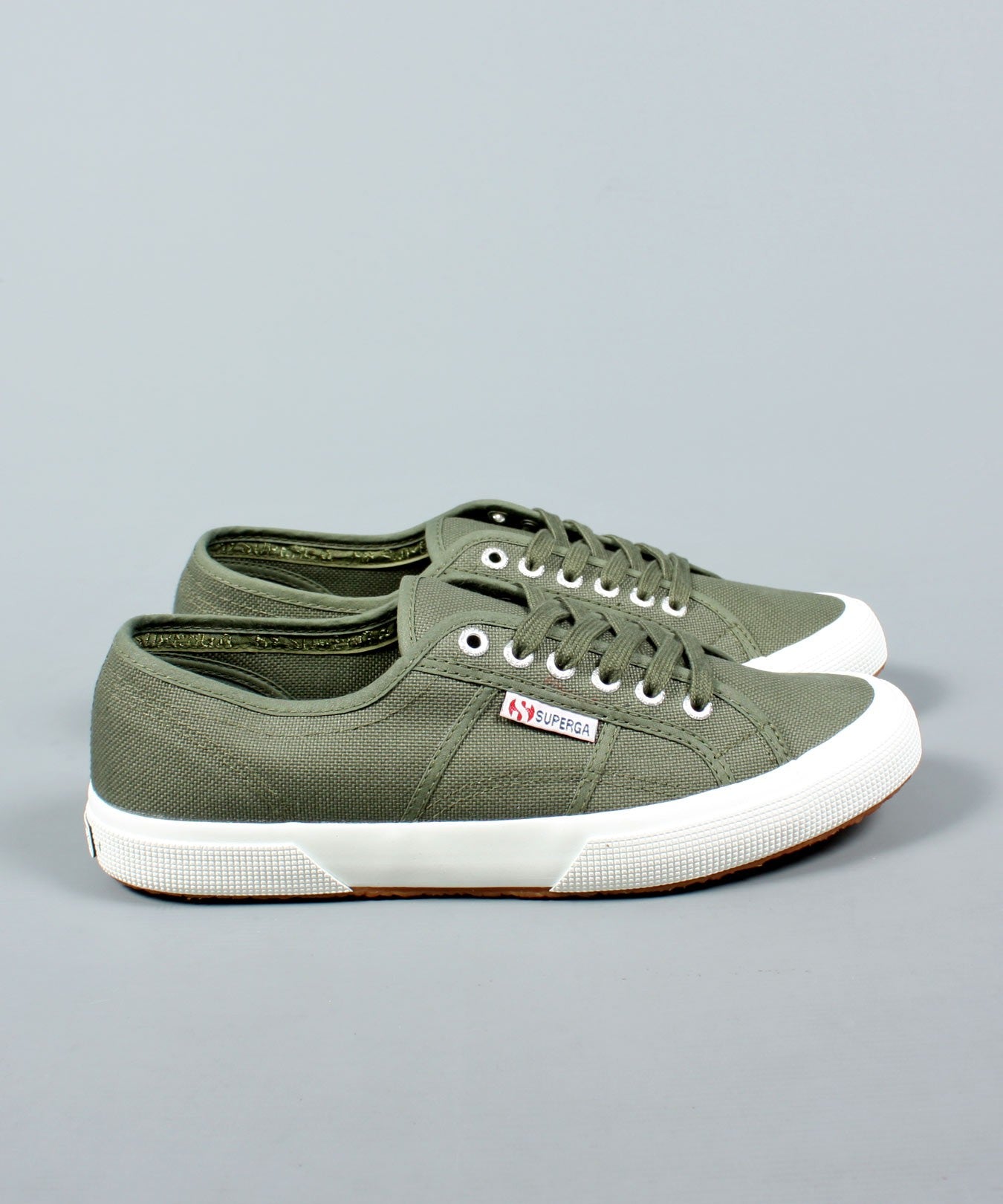 2750 Cotu Classic Canvas Sherwood Green Size 7 Only