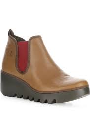 Fly London Byne349 Cuoio Arkansas Tan Chelsea boot with red elastic panel. Only size 8
